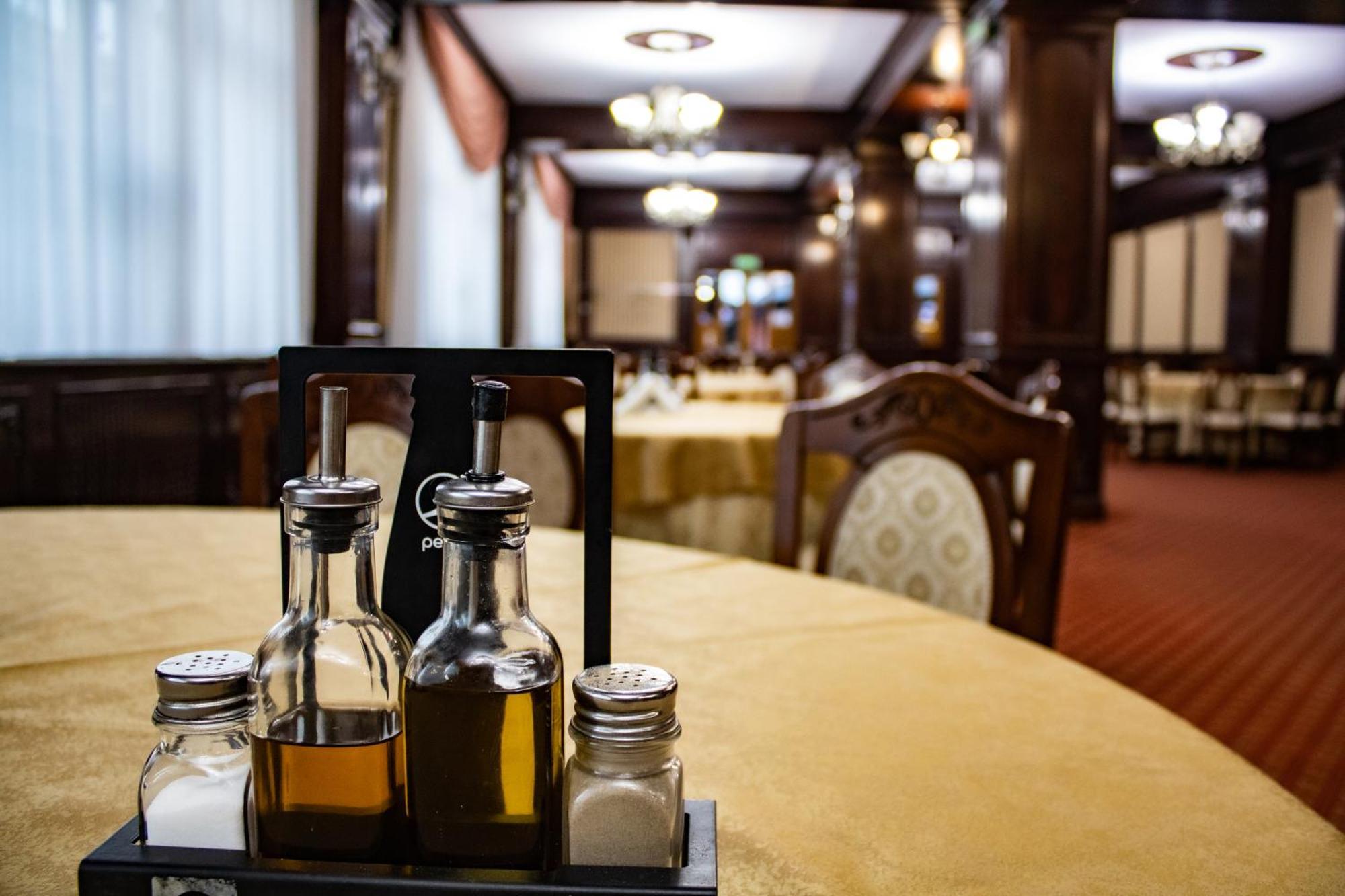 Hotel Rebis Braila Ngoại thất bức ảnh