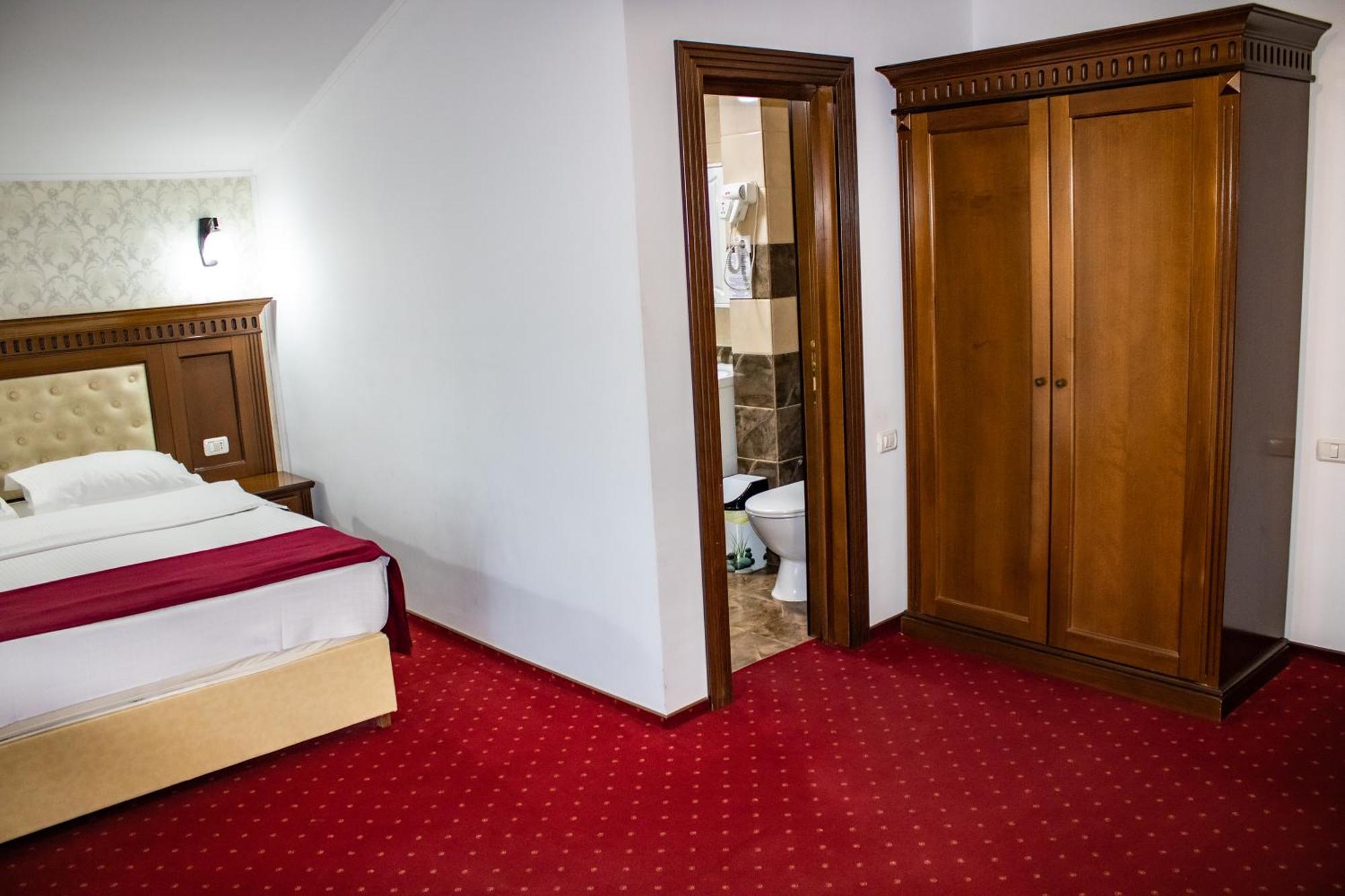 Hotel Rebis Braila Ngoại thất bức ảnh