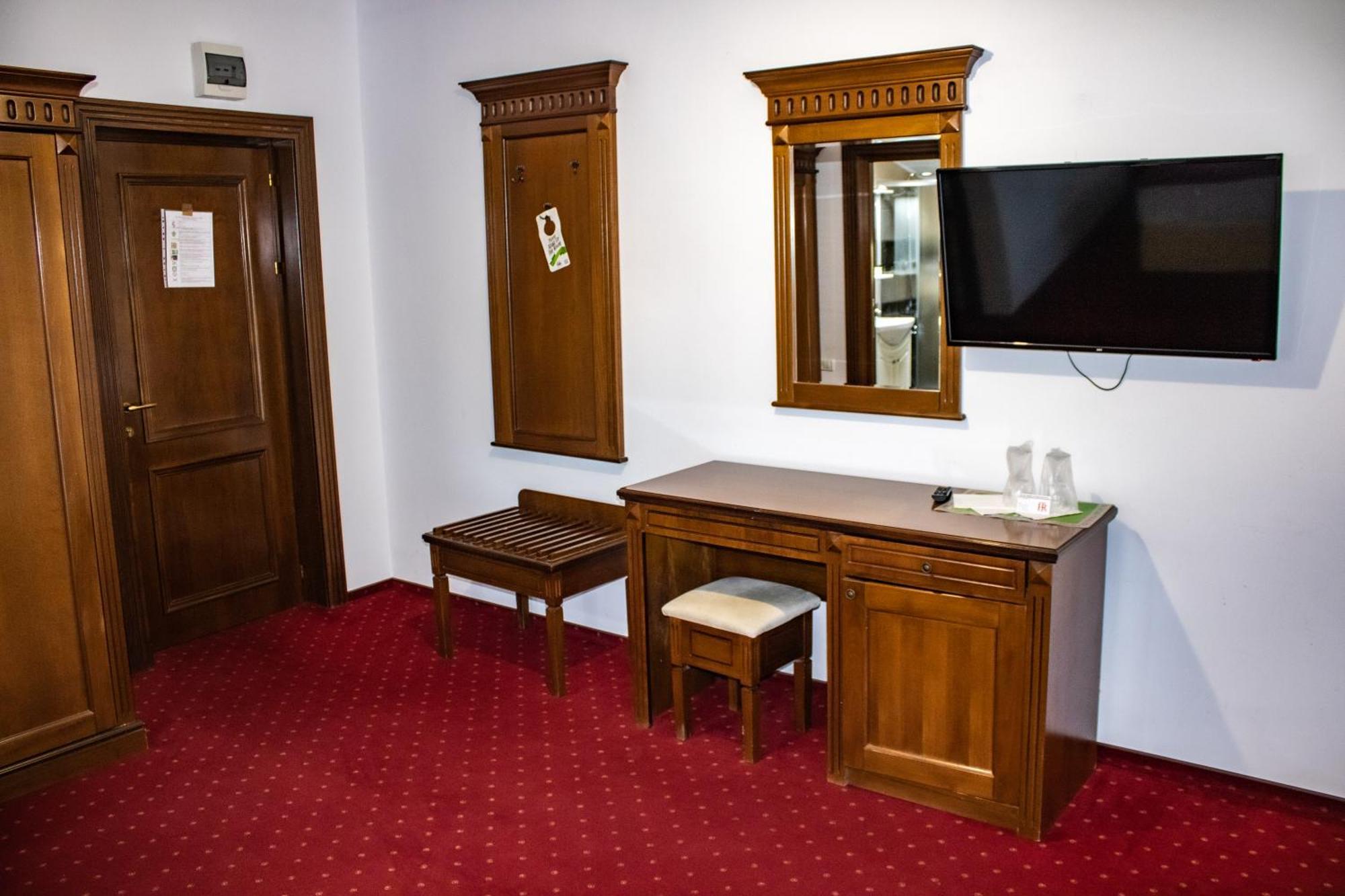 Hotel Rebis Braila Ngoại thất bức ảnh