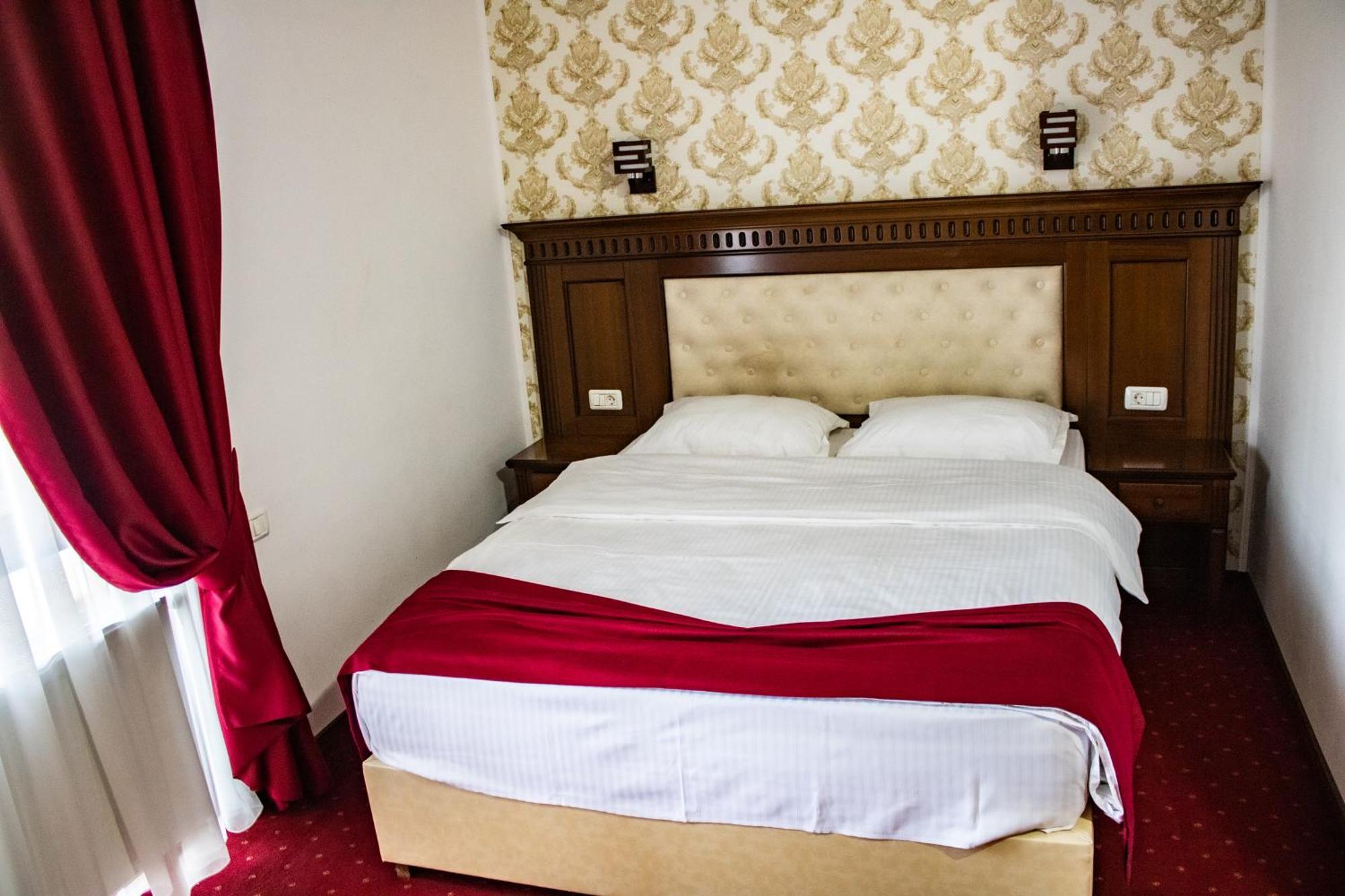 Hotel Rebis Braila Ngoại thất bức ảnh