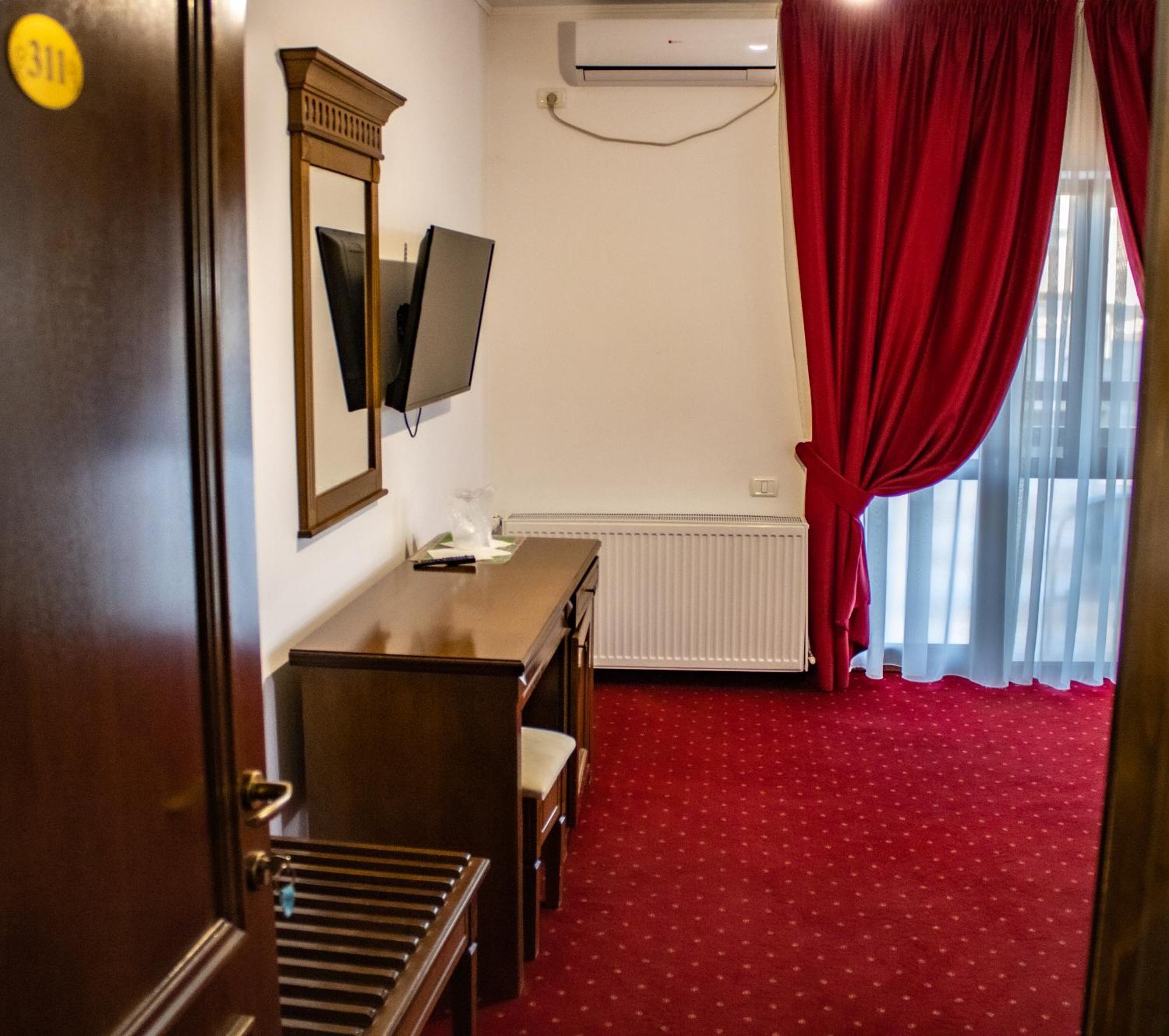 Hotel Rebis Braila Ngoại thất bức ảnh