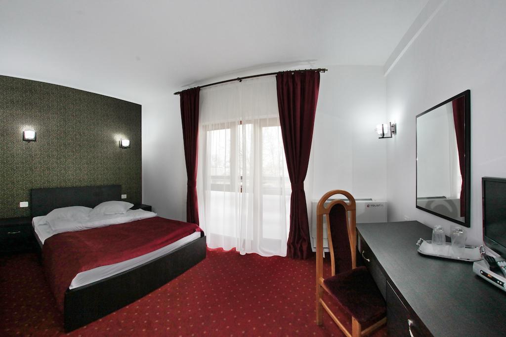 Hotel Rebis Braila Ngoại thất bức ảnh