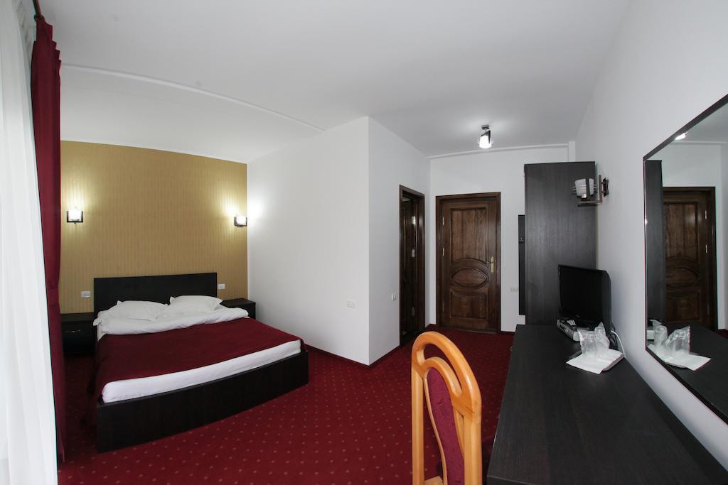 Hotel Rebis Braila Ngoại thất bức ảnh
